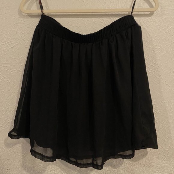 Supre Black flowy overlay skirt - Small - Picture 1 of 3